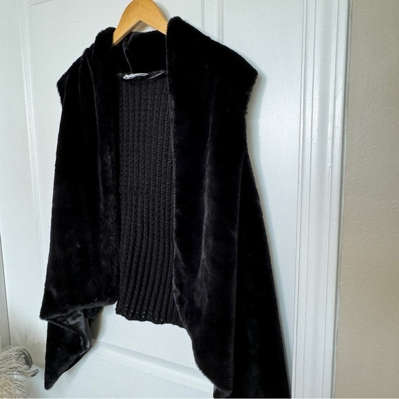 Black Faux Fur Vest Boho Chic Minimalist Layering Piece Knit Back One Size - Picture 5 of 11
